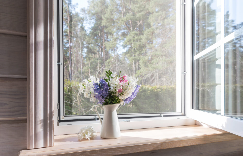 PLIJARO Insektenschutz Spannrahmen für Fenster auf Maß | bis zu 160cm Höhe und 140cm Breite möglich